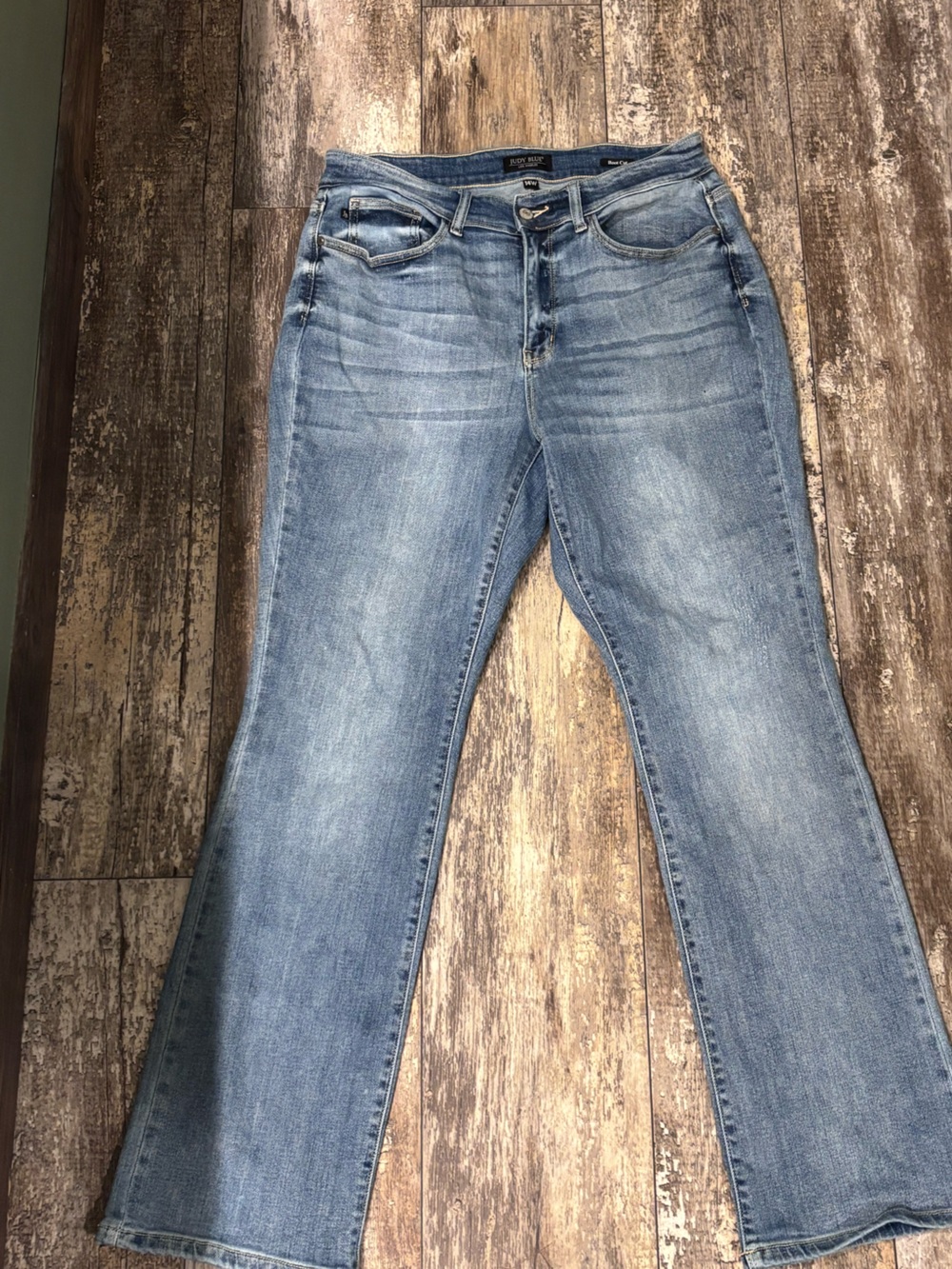 Judy Blue Mid-Rise Bootcut Jeans (JB82337-LT) Size: 14W